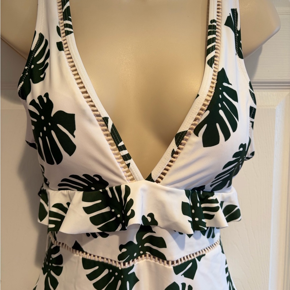 CUPSHE One Piece Swimsuit L White Green Tropical Leaf Cutout Ruffle NWT‎